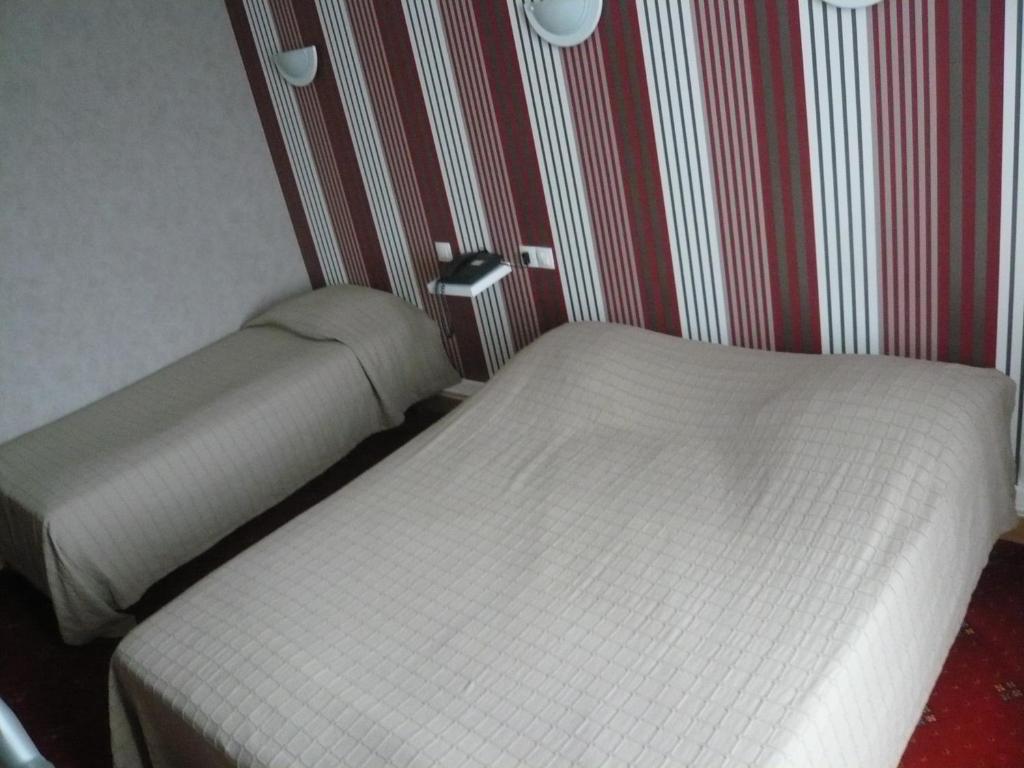 Hotel - Restaurant Saint Jacques Blois Habitación foto